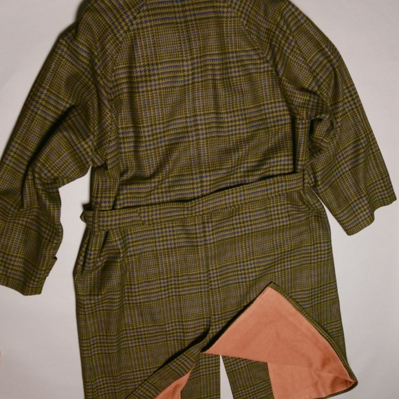 Burberry overcoat, full length - Picture 3 of 13